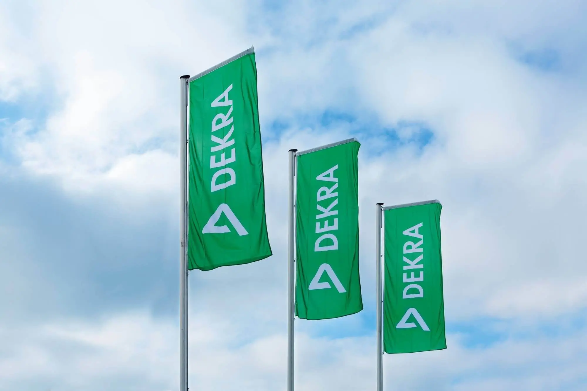 Dekra Fahnen